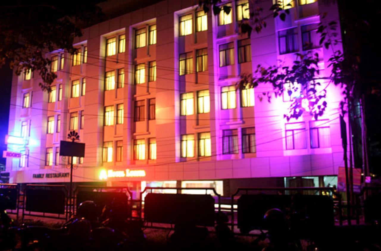 Hotel Luciya Kochi Exterior photo