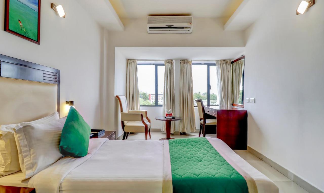 Hotel Luciya Kochi Exterior photo