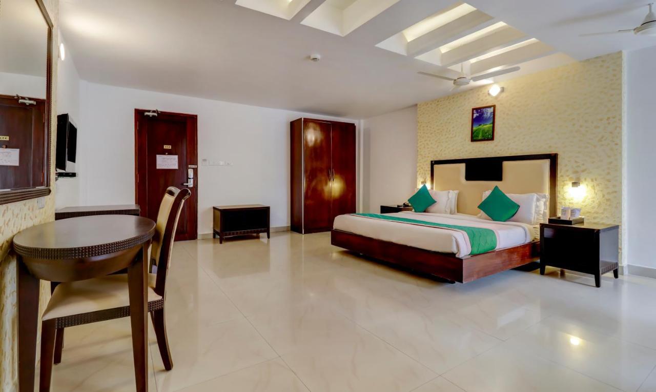 Hotel Luciya Kochi Exterior photo