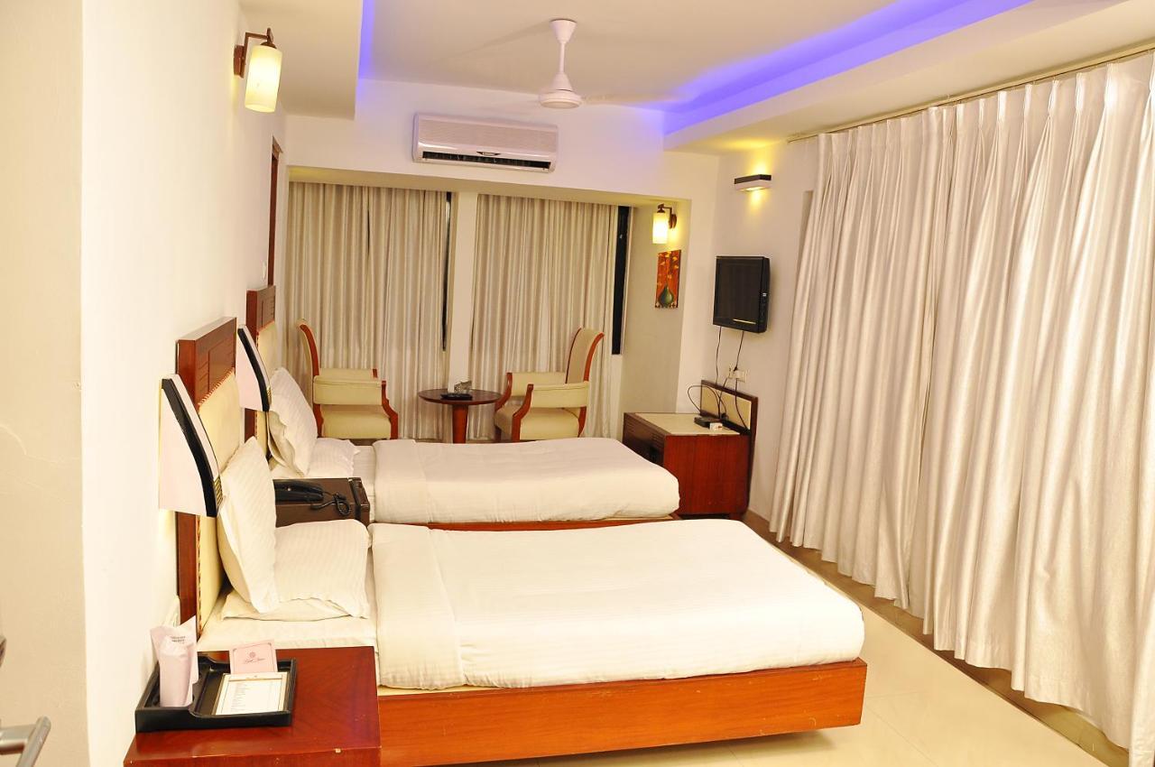 Hotel Luciya Kochi Exterior photo